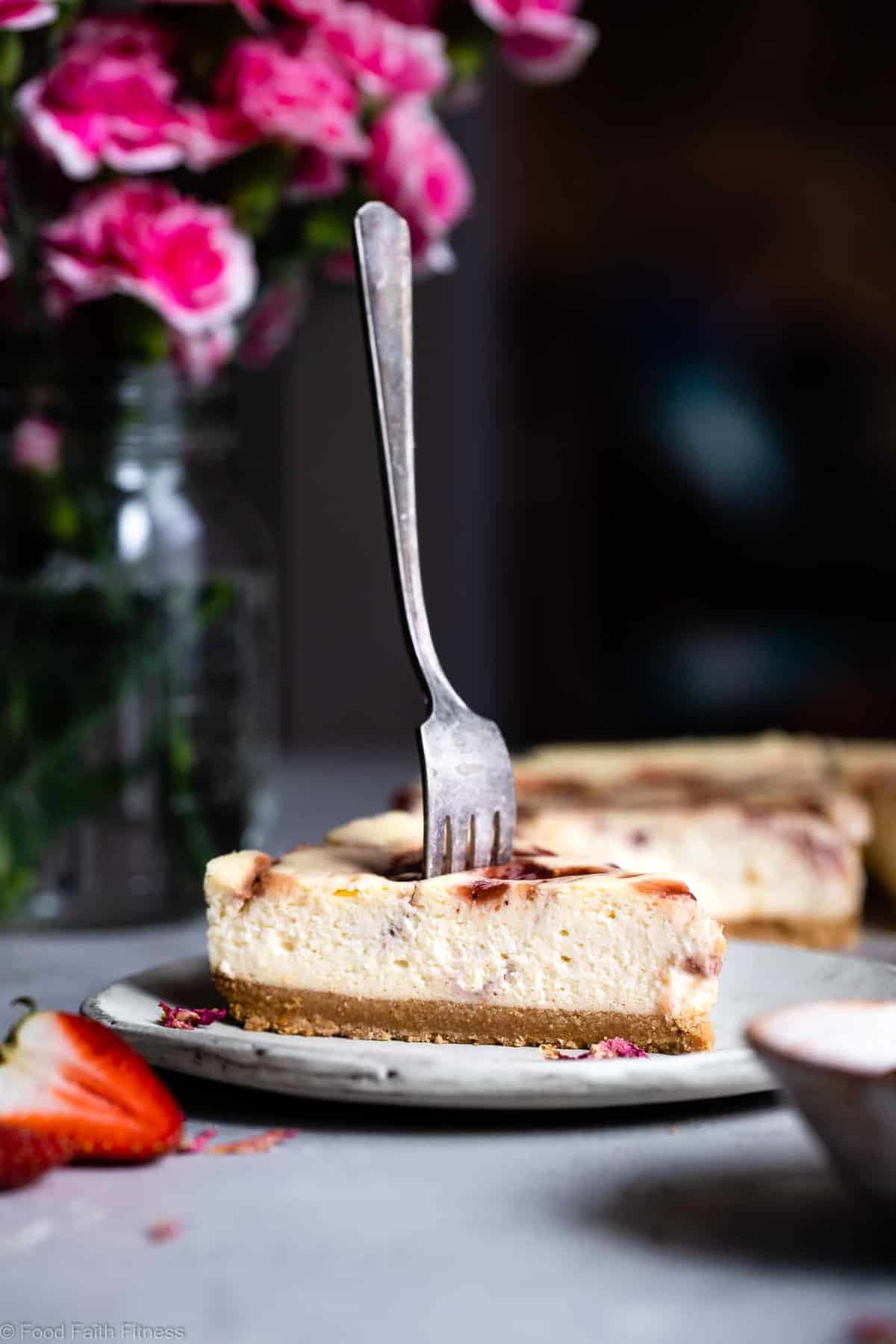 Gluten Free Strawberry Swirled Cottage Cheese Cheesecake - This Healthy Cottage Cheese Cheesecake is packed with protein and is so easy to make! Gluten free, grain free, better for you and SO creamy! | #Foodfaithfitness | #Glutenfree #Grainfree #Healthy #Cheesecake #Cottagecheese Gluten Free Strawberry Swirled Cottage Cheese Cheesecake - This Healthy Cottage Cheese Cheesecake is packed with protein and is so easy to make! Gluten free, grain free, better for you and SO creamy! | #Foodfaithfitness |