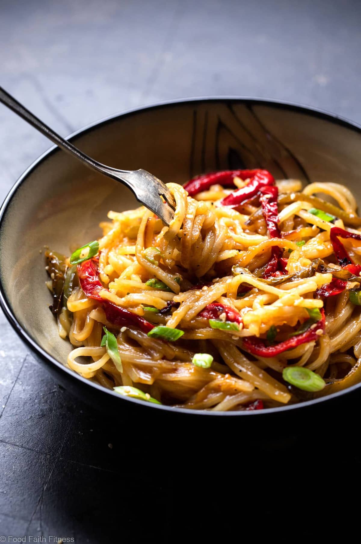 Honey Garlic Instant Pot Noodles - These Asian Instant Pot noodles are sticky, sweet and SO addicting! An EASY, gluten free dinner that even picky eaters will request! | #Foodfaithfitness | #glutenfree #InstantPot #healthy #dairyfree #vegetarian