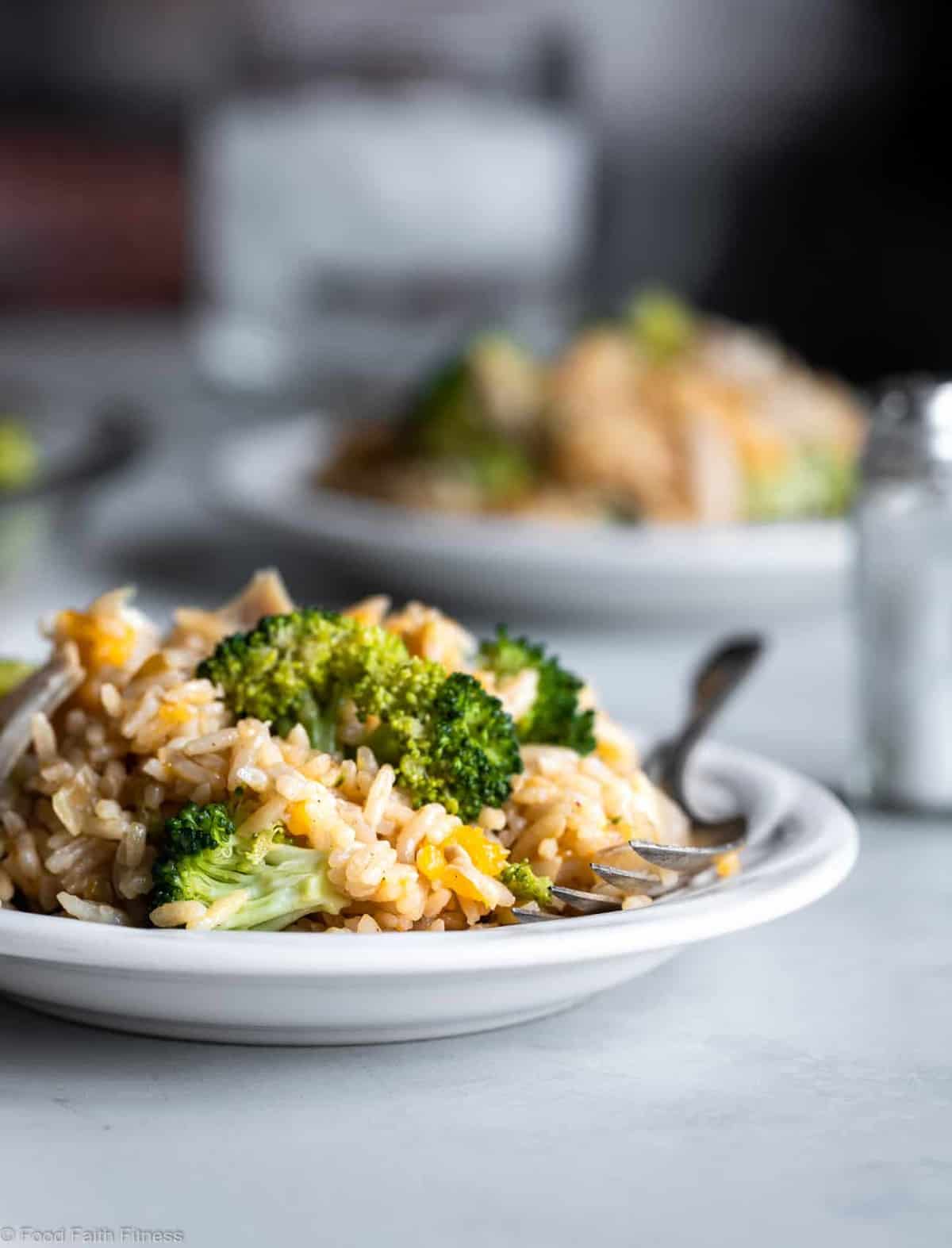 Instant Pot Broccoli Cheese and Chicken Rice Casserole - This gluten free Instant Pot chicken and rice casserole with broccoli is an easy, weeknight dinner that almost makes itself! Even picky kids will love it and great for meal prep! | #Foodfaithfitness | #healthy #glutenfree #Instantpot #dinner #kidfriendly Instant Pot Broccoli Cheese and Chicken Rice Casserole - This gluten free Instant Pot chicken and rice casserole with broccoli is an easy, weeknight dinner that almost makes itself! Even picky kids will love it and great for meal prep! | #Foodfaithfitness | #healthy #glutenfree #Instantpot #dinner #kidfriendly