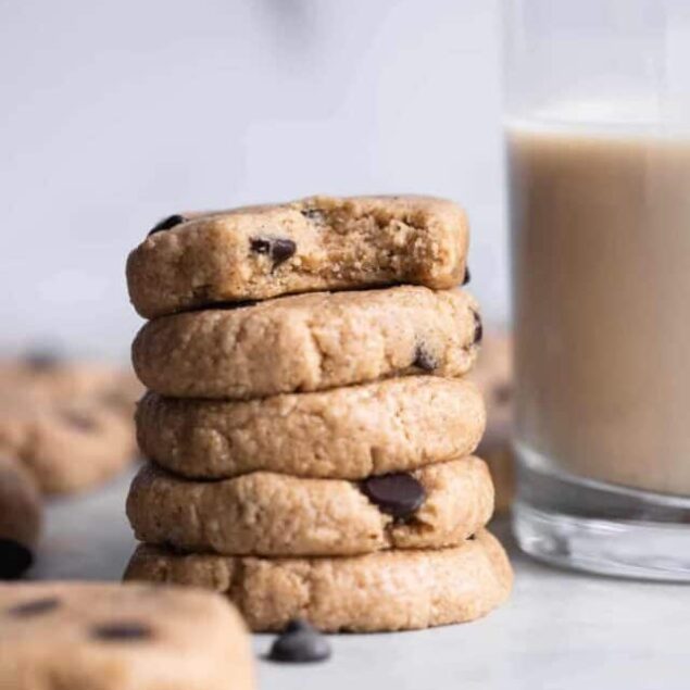Almond Joy Keto No Bake Cookies - These soft and chewy, low carb and keto no bake cookies are sugar, gluten and dairy free but not taste free! Only 6 ingredients and super simple to make! | #Foodfaithfitness | #Glutenfree #Keto #Sugarfree #Lowcarb #Paleo