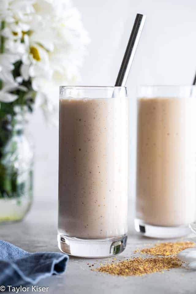 Banana-Cashew-Flax Seed Smoothie