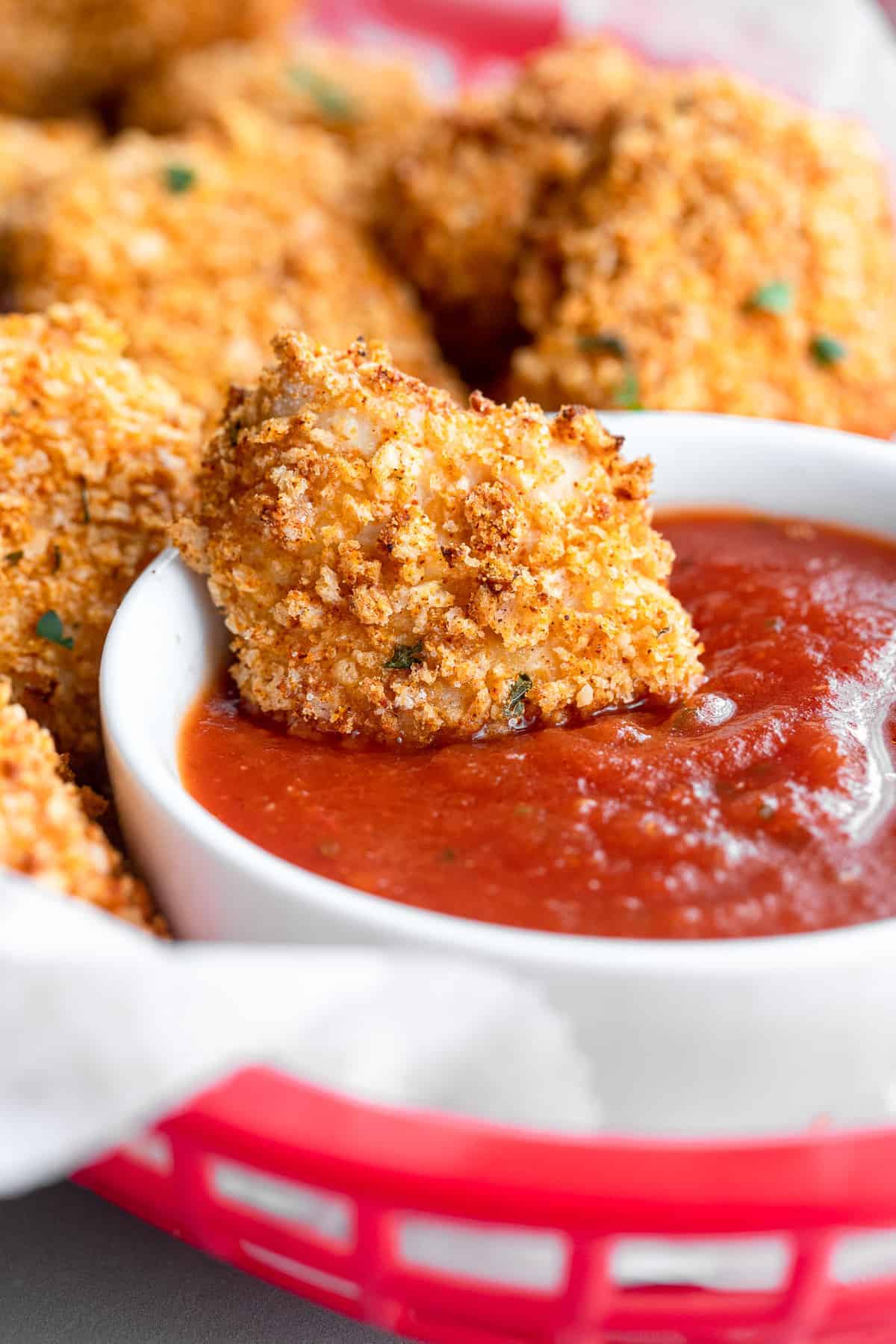 air fryer chicken nuggets dipped in kethup