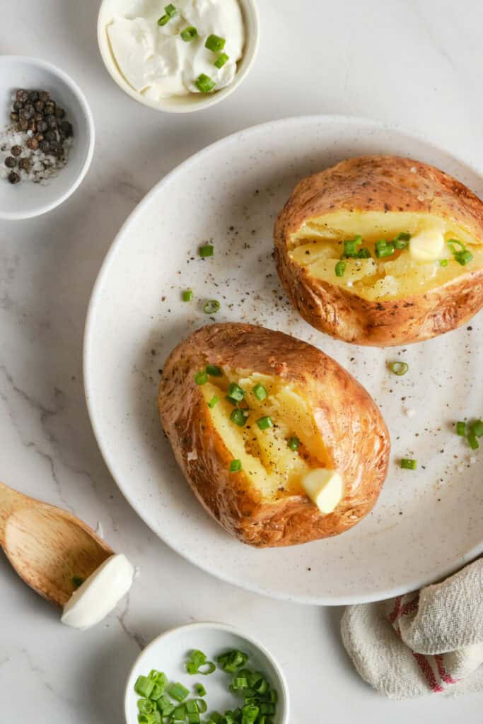 How to bake potatoes in the oven
