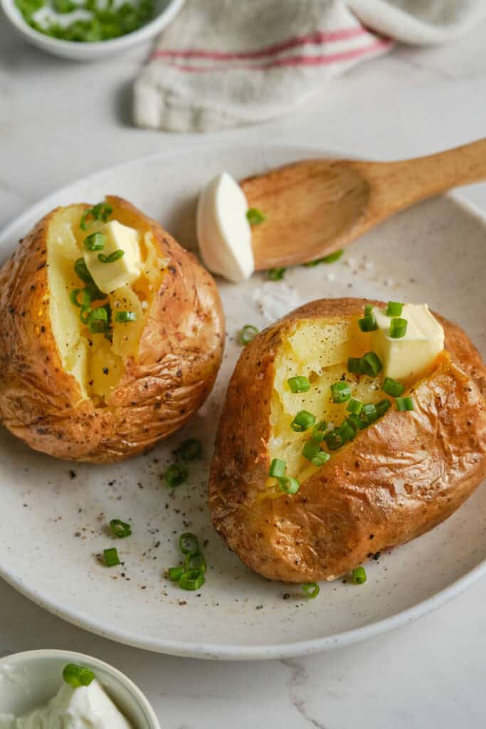 How to bake potatoes in the oven