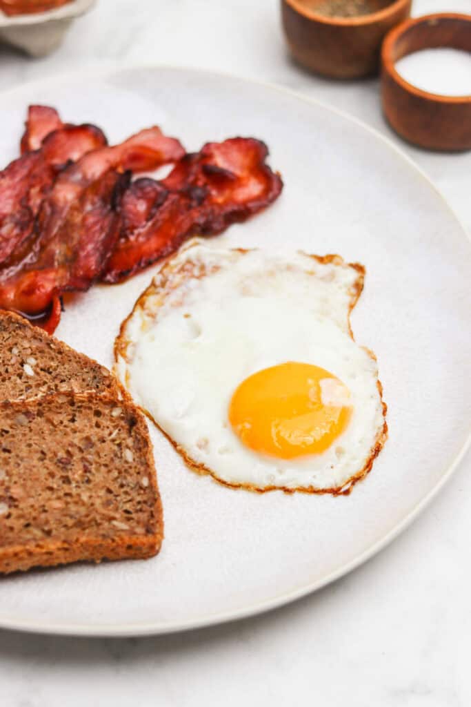 Perfect Sunny Side Up Eggs featured
