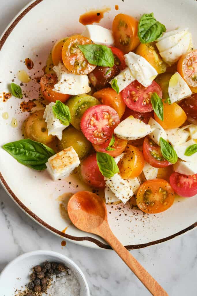 Classic recipe for cappise salad