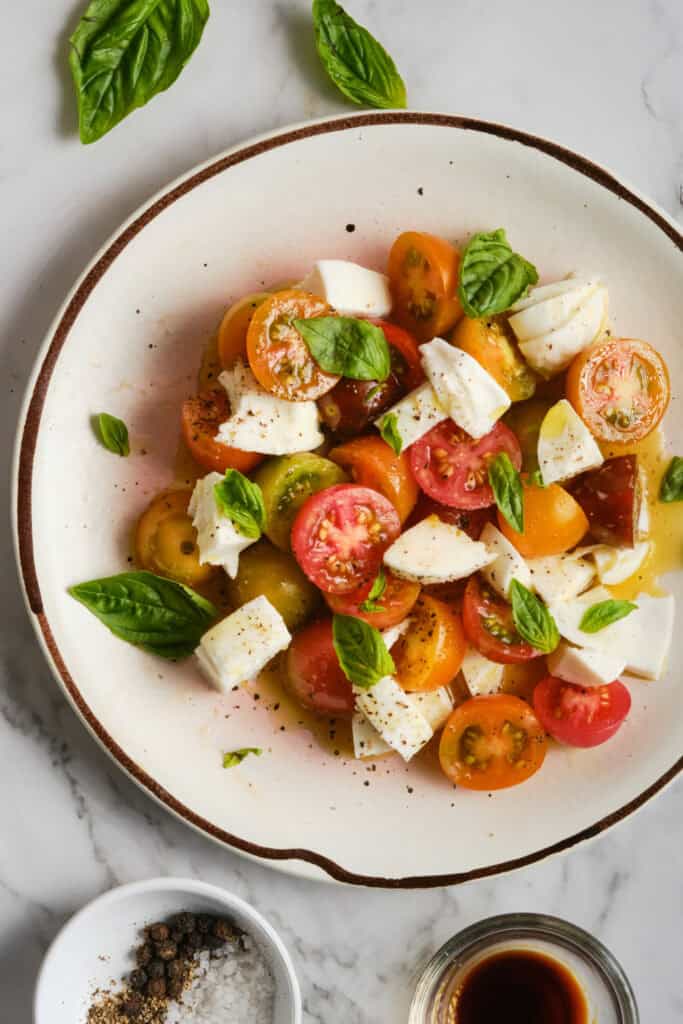 Classic recipe for cappise salad
