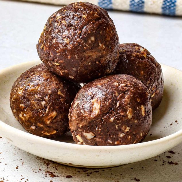 Chocolate No Bake Energy Bites featured image