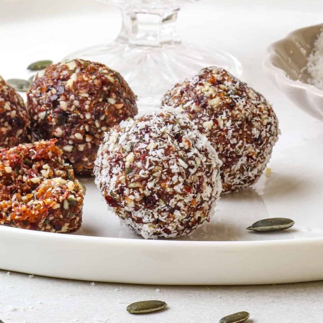 Mixed Fruit and Nut Energy Bites featured image