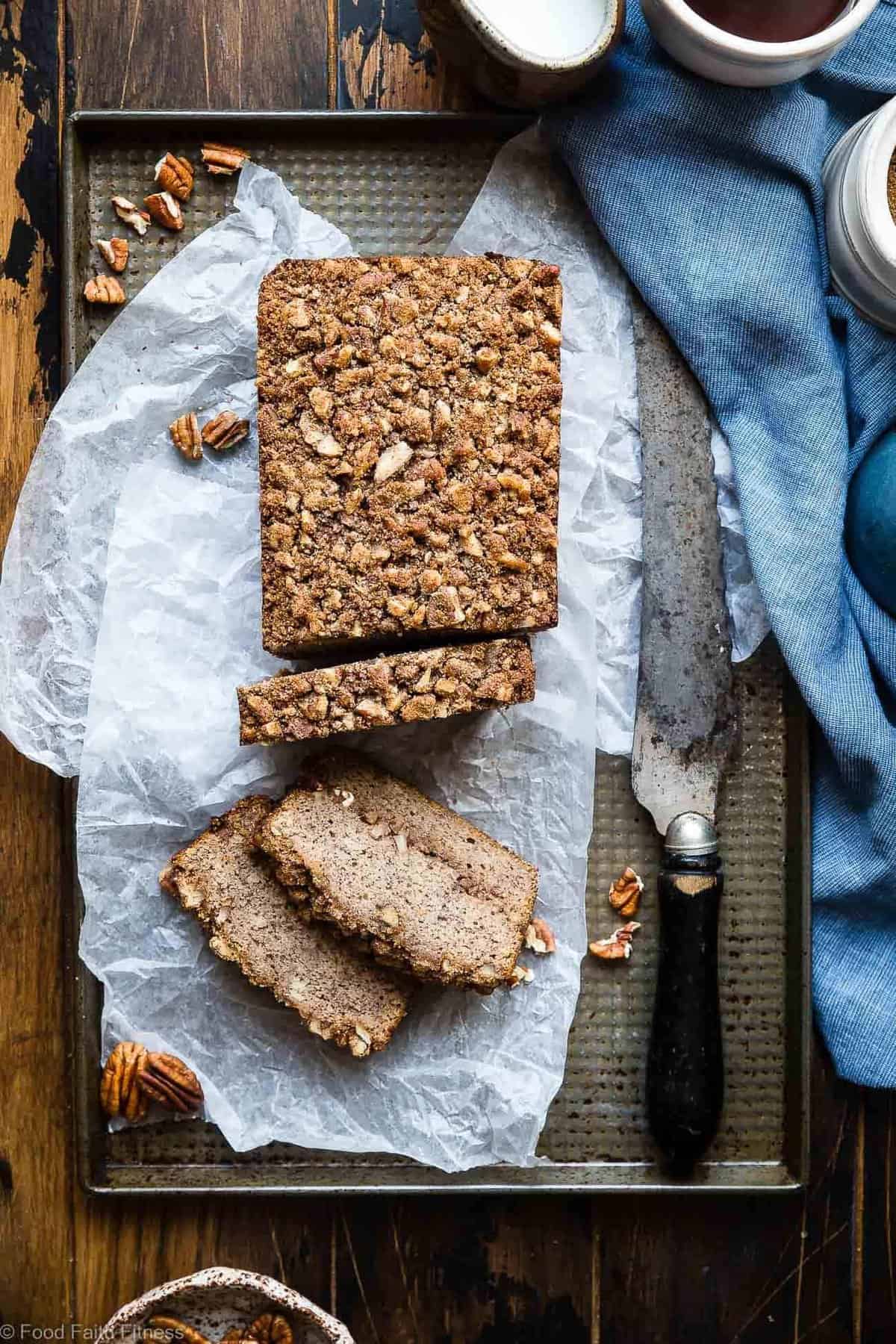 Best Paleo Banana Bread with Pekan Streusel - this easy recipe for bread paleo coconut bread is gluten/grain/dairy products/refined sugar, but perfectly moist and sweet! Pekan watering does it with habit and you will never know it's healthy! | Foodfaithfitlness.com | @Foodfaithfit
