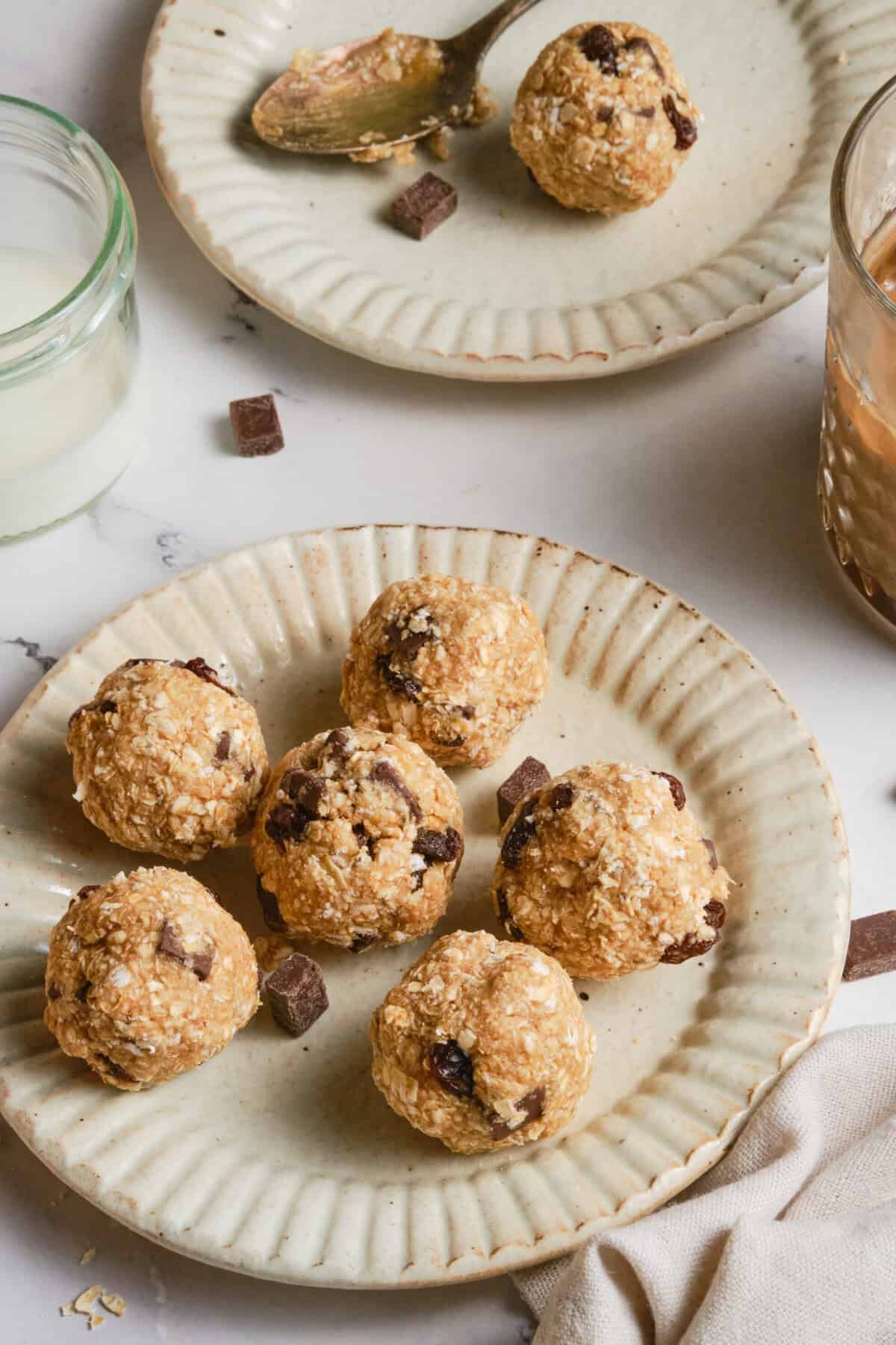 Oatmeal Protein Balls - Food Faith Fitness