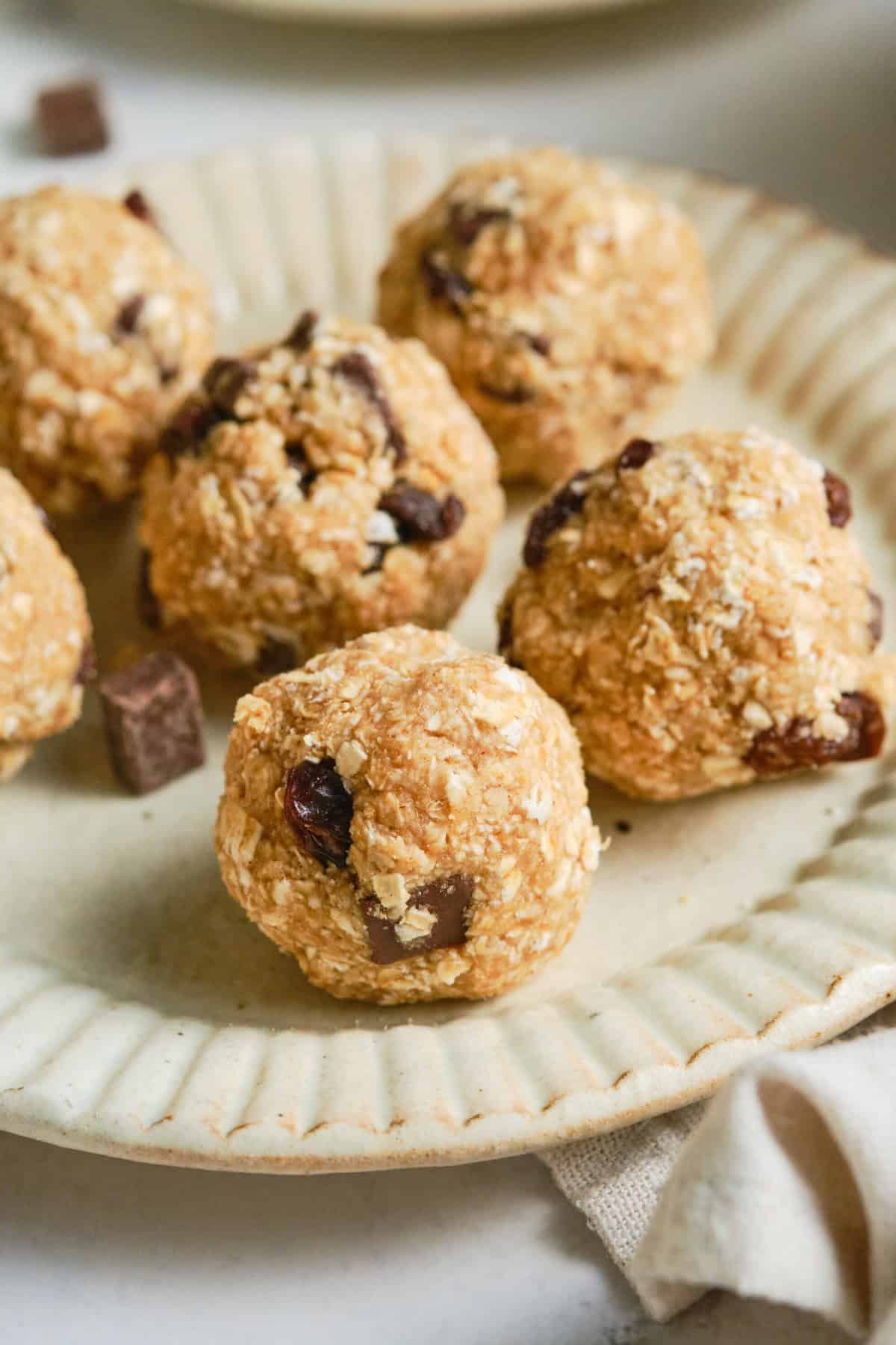 Oatmeal Protein Balls - Food Faith Fitness