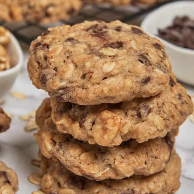 Oatmeal Walnut Chocolate Chip Cookies