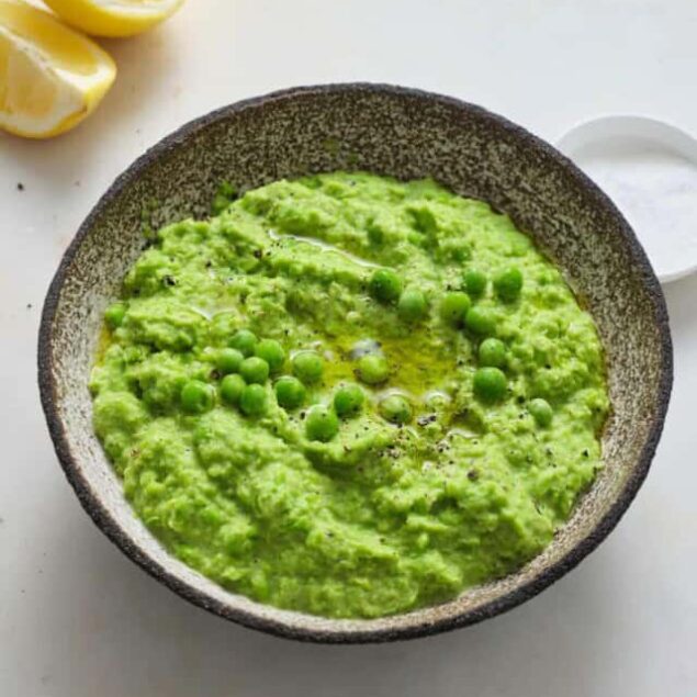 Creamy pea hummus with fresh green peas, lemon, and herbs, perfect for healthy snacks and meal prep. Easy to make and packed with plant-based protein and nutrients.
