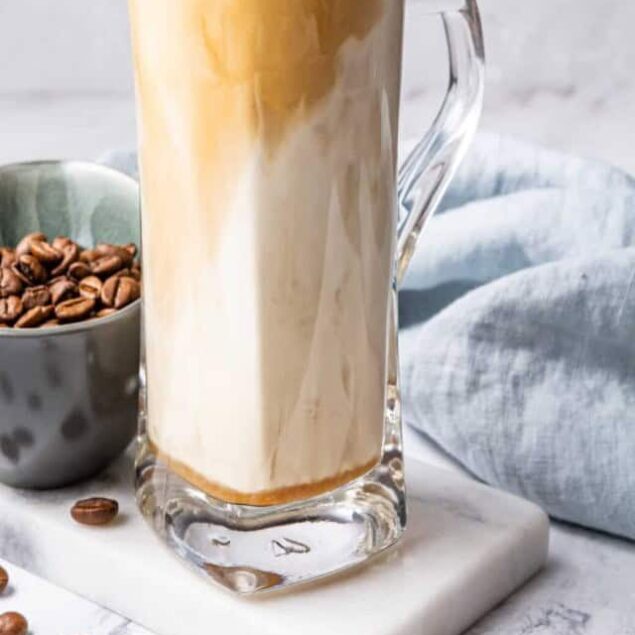 cropped-caramel-macchiato-recipe-a-caramel_macchiato_recipe-feature-1.jpeg