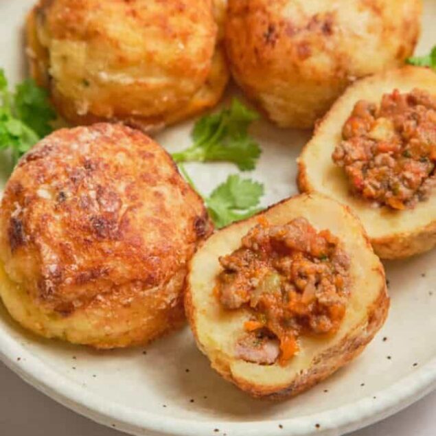 Savory Stuffed Meatballs with Juicy Filling, Perfect for Healthy Meals and Protein-Packed Snacks.