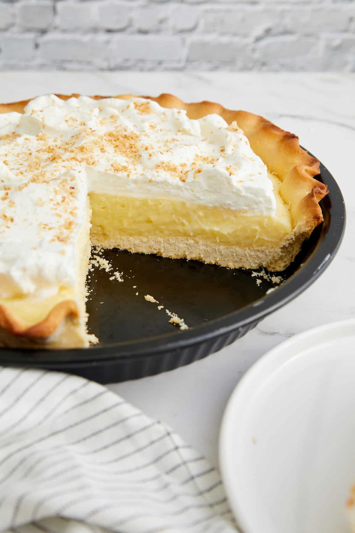 Coconut Cream Pie - foodfaithfitness