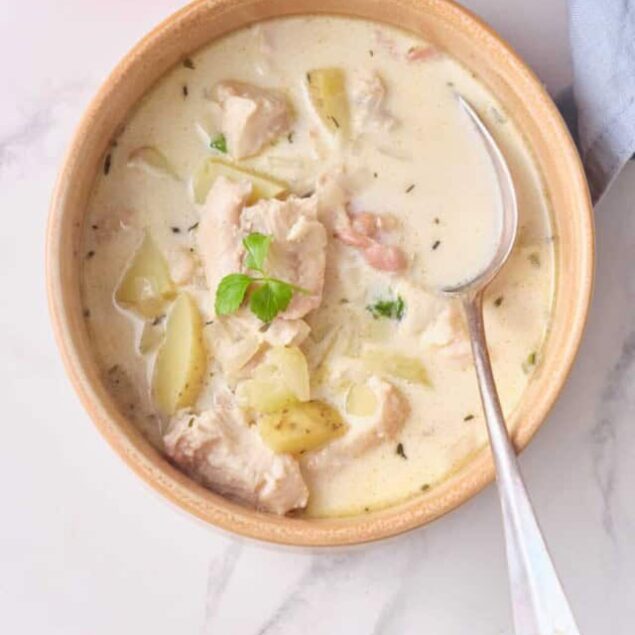 cropped-fish-chowder-recipe-a-fish_chowder_recipe-feature-1.jpeg
