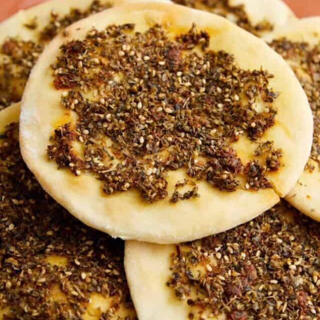 Microwave banana slices with chia seeds and crushed nuts for a healthy, easy snack or breakfast. Perfect for keto, low-carb, or vegan diets, packed with fiber and healthy fats.