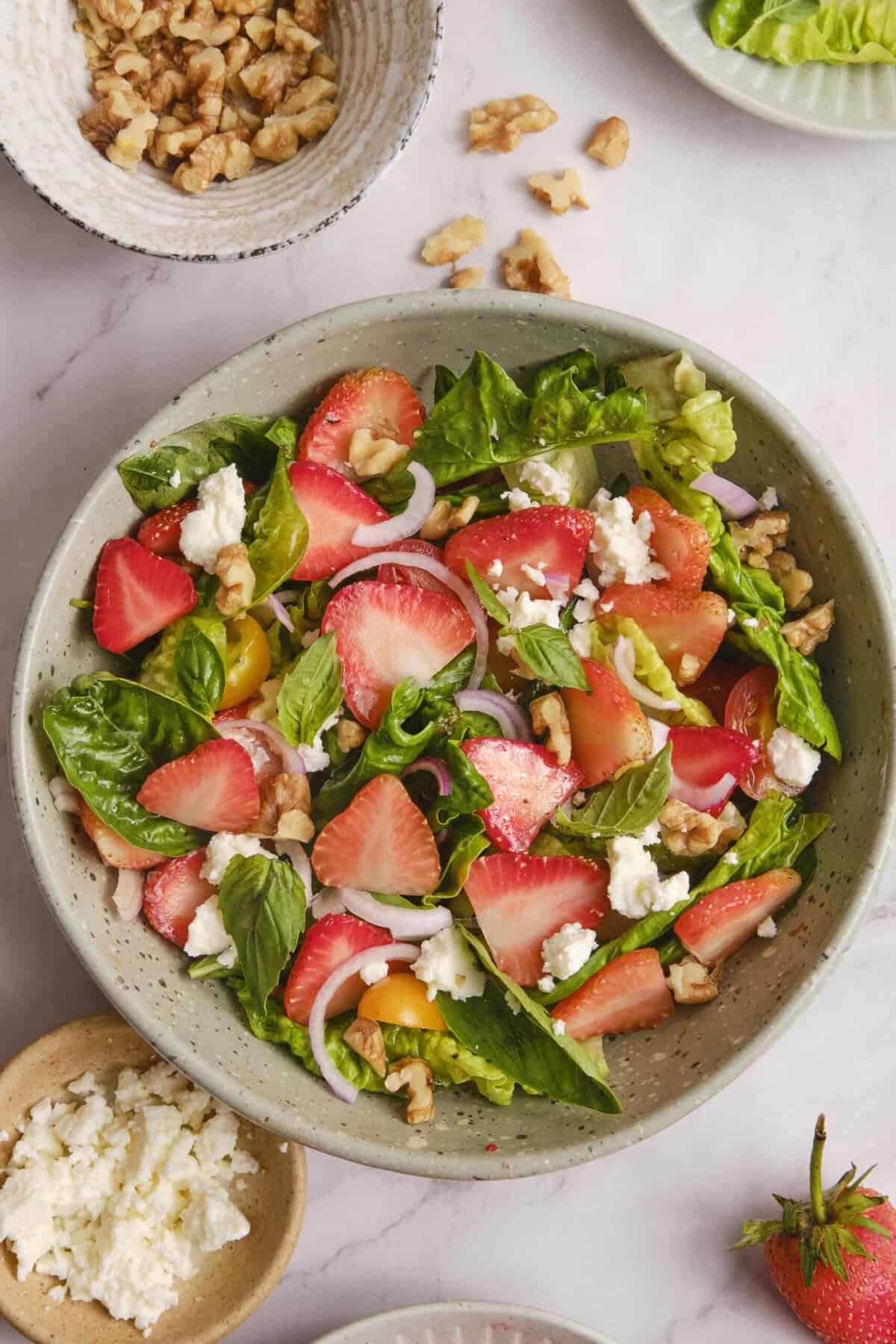 Strawberry Salad - foodfaithfitness