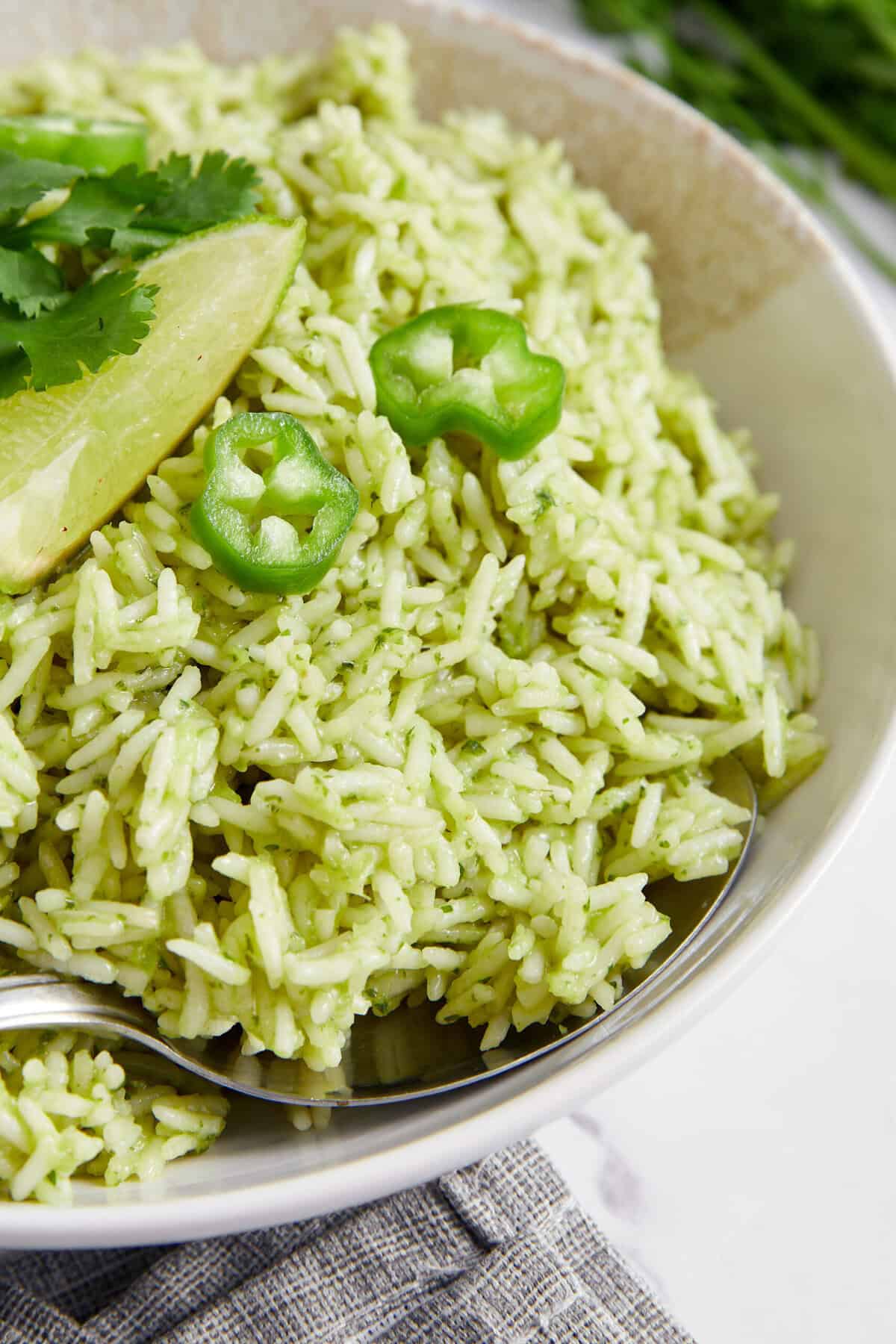 Arroz Verde (Mexican Green Rice) - foodfaithfitness