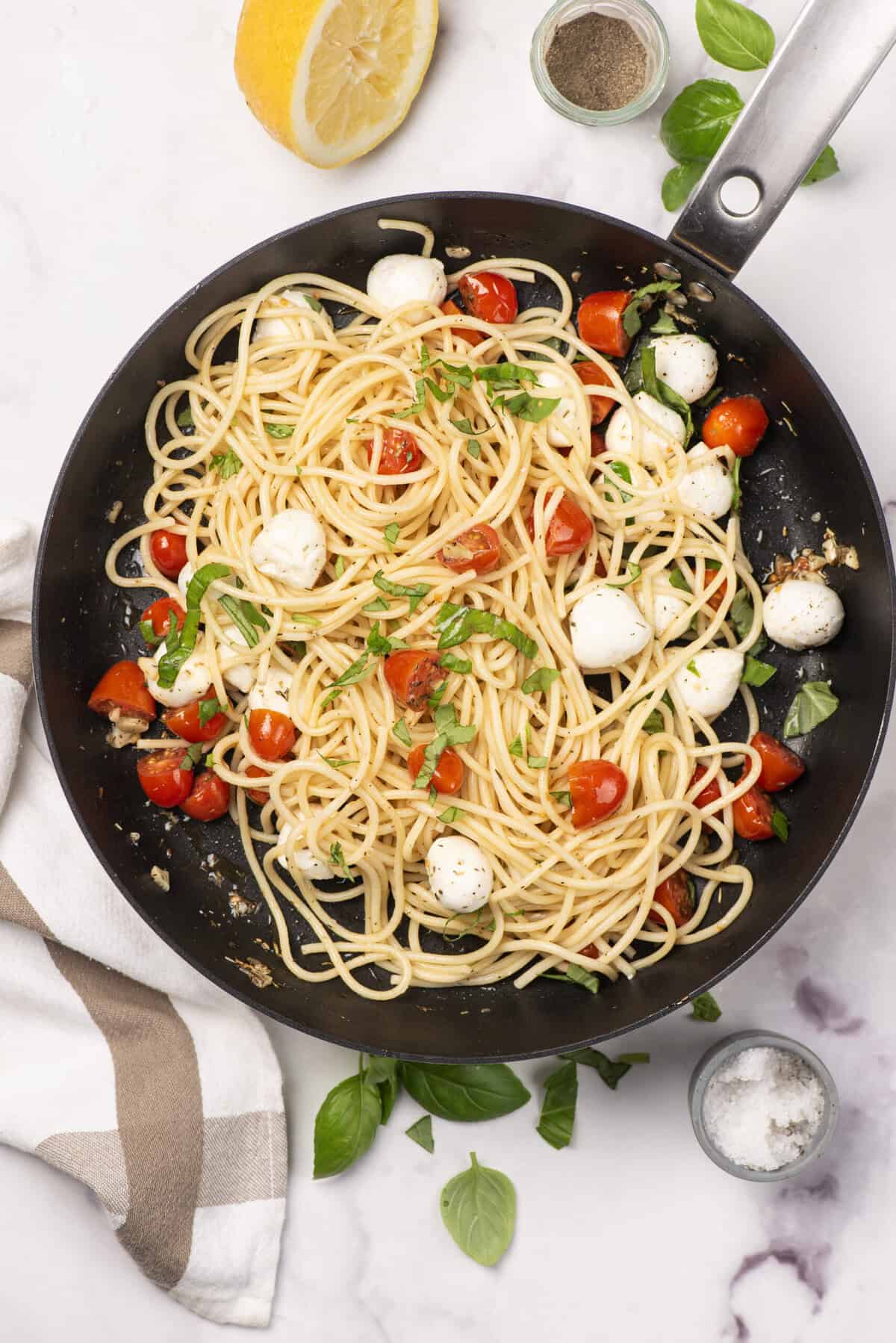Caprese Pasta - foodfaithfitness