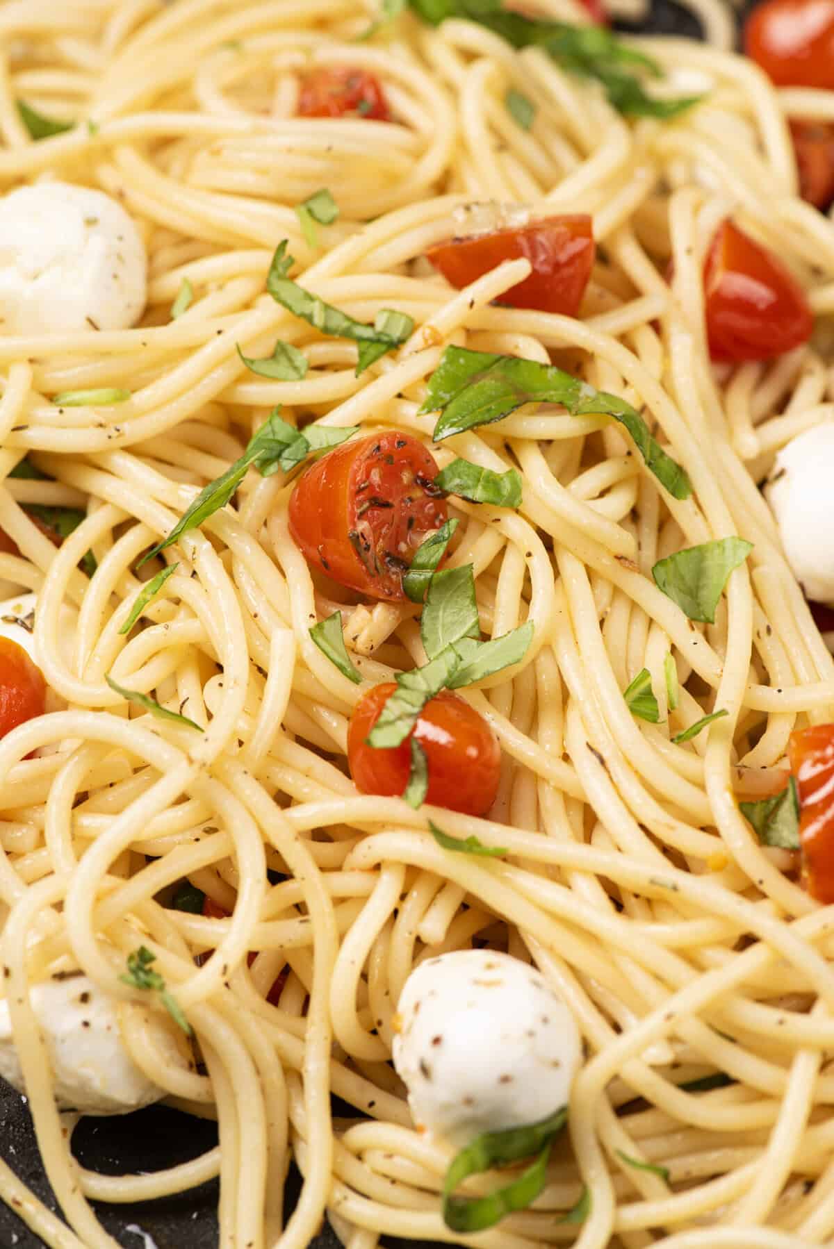 Caprese Pasta - foodfaithfitness