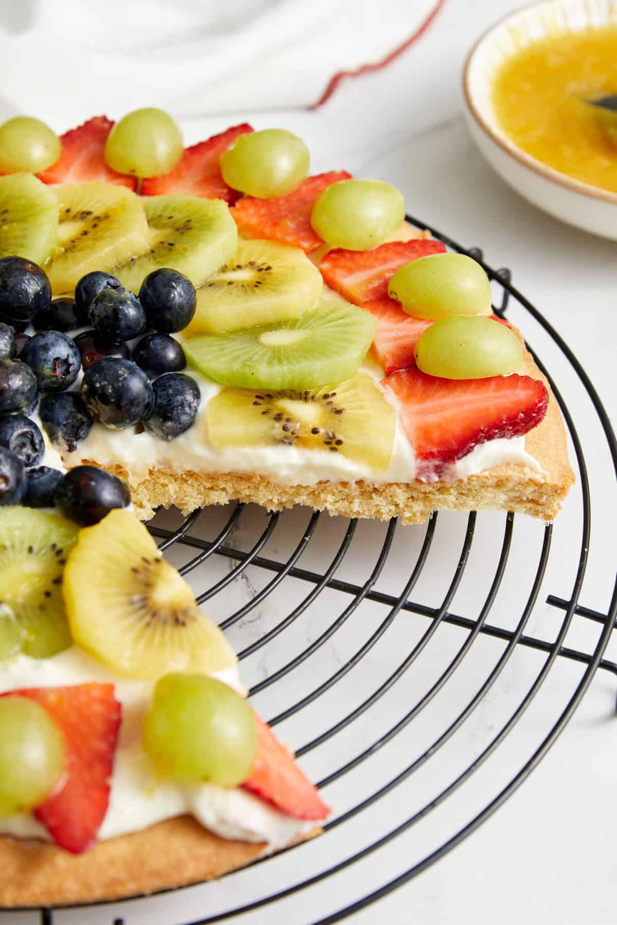 Fruit Pizza - foodfaithfitness