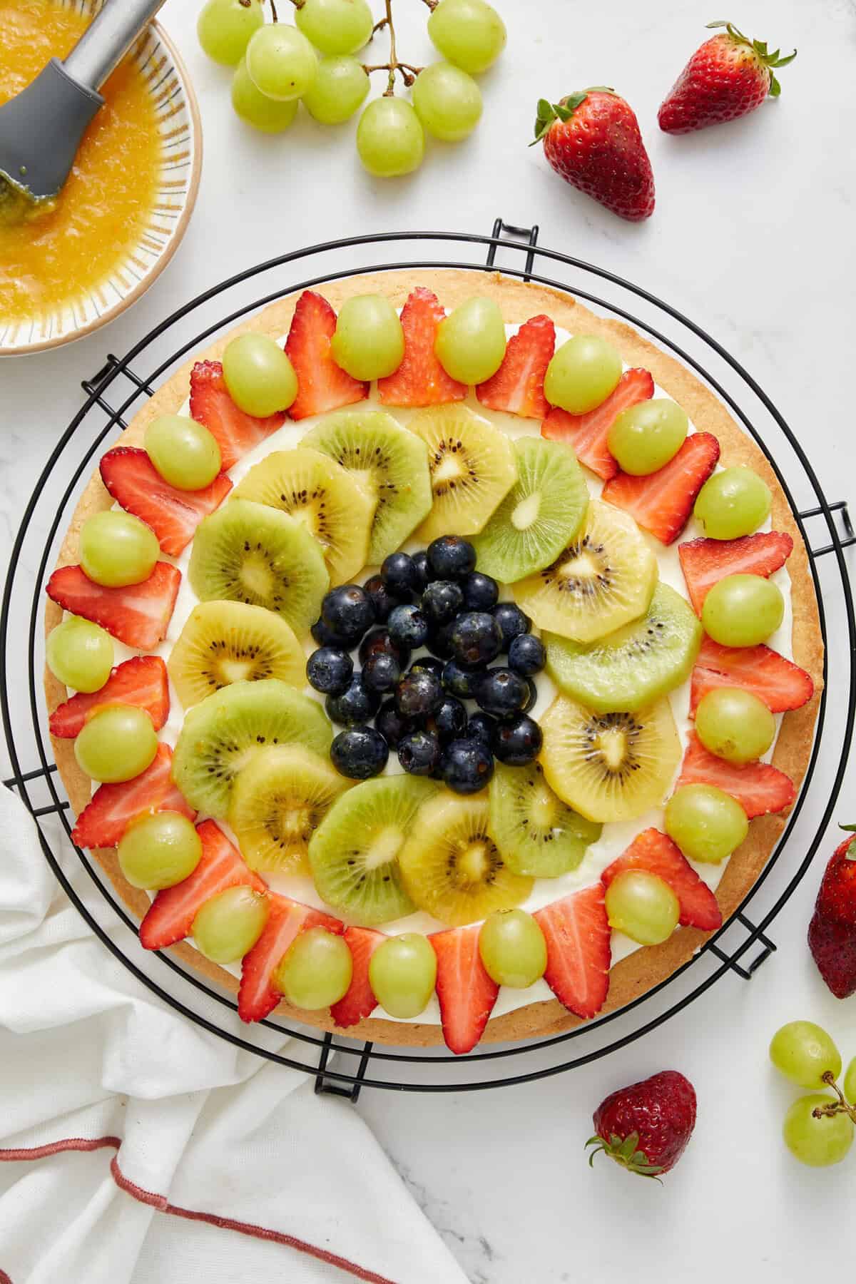 Fruit Pizza - foodfaithfitness
