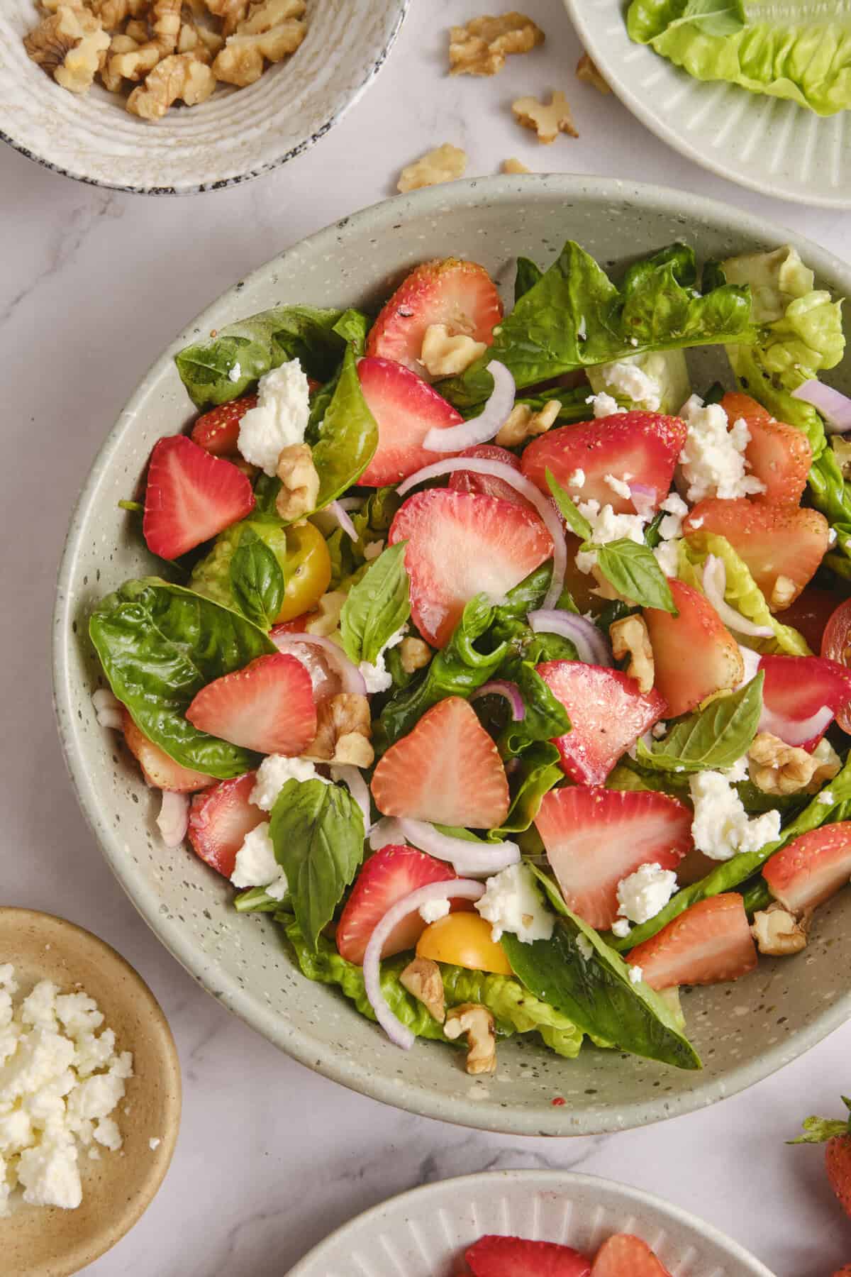 Strawberry Salad - foodfaithfitness