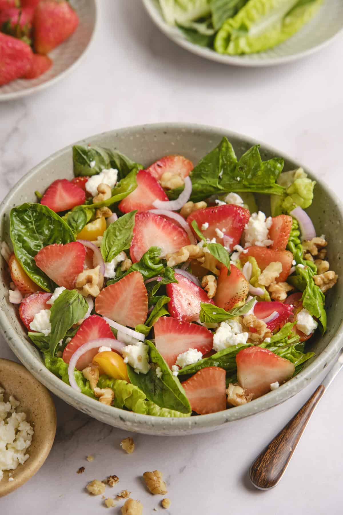 Strawberry Salad - foodfaithfitness