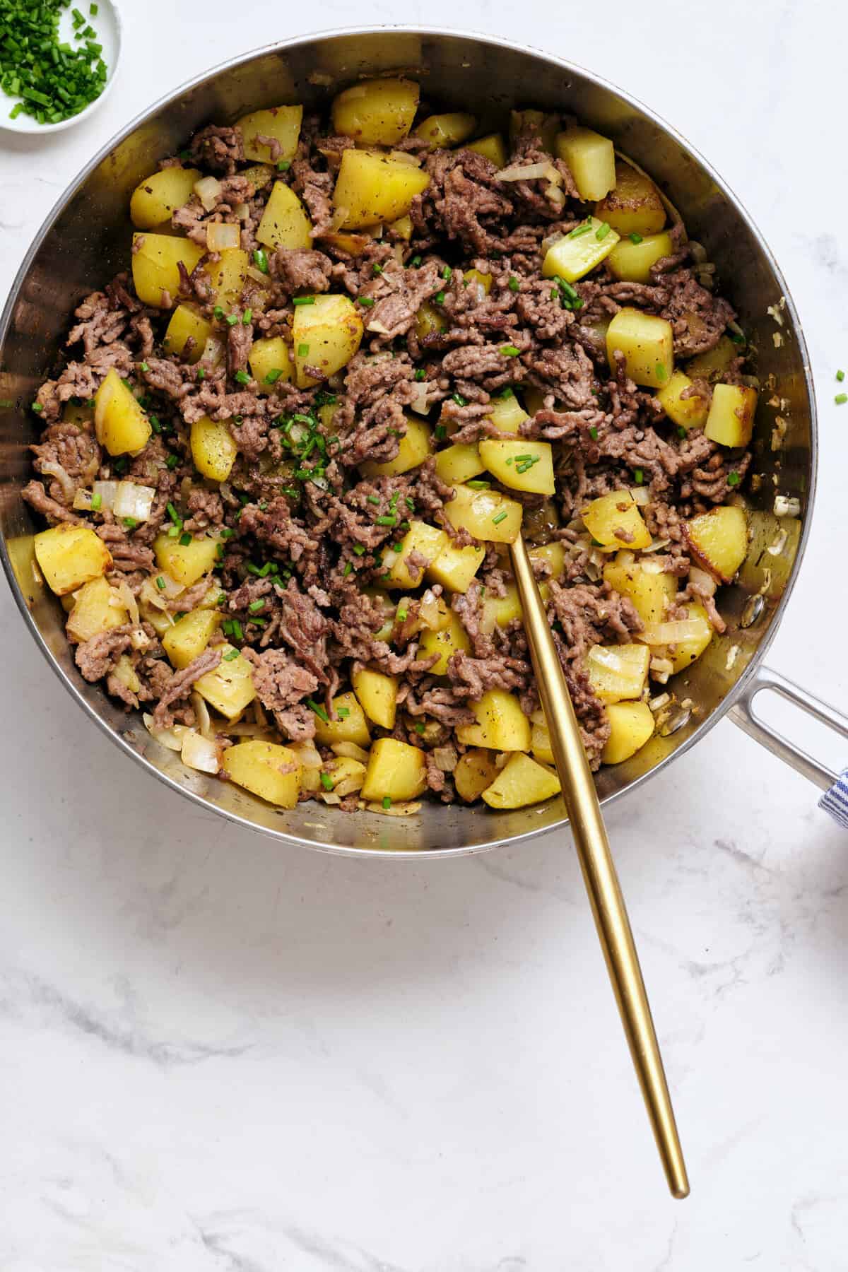 Ground Beef and Potatoes - foodfaithfitness