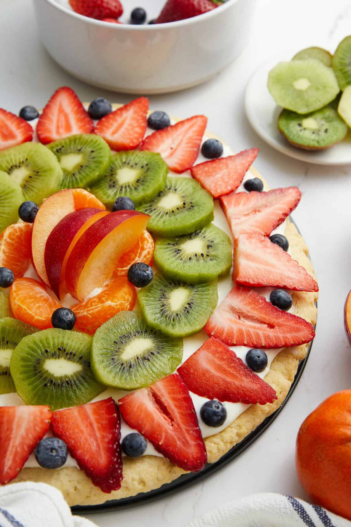 Sugar Cookie Fruit Pizza - foodfaithfitness