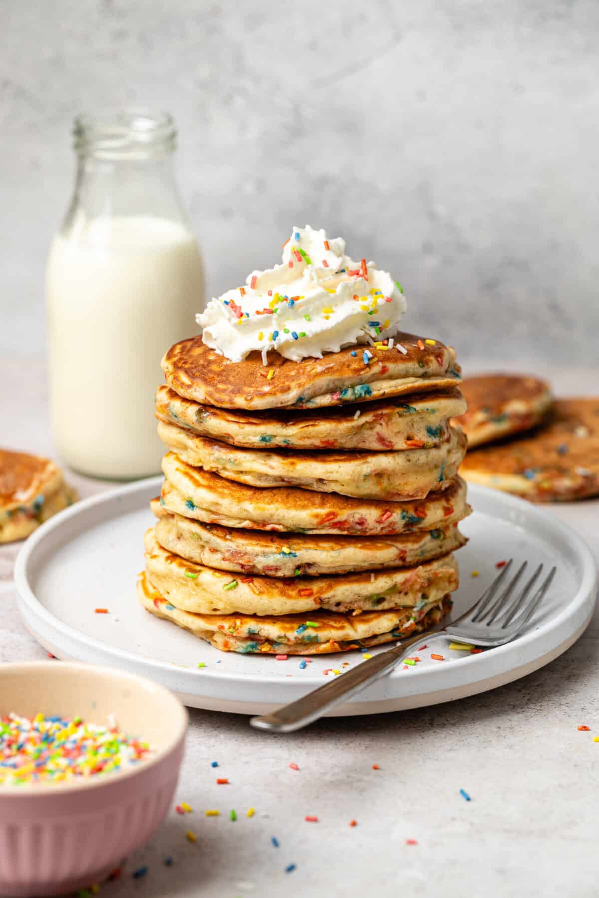 Funfetti Pancakes - foodfaithfitness