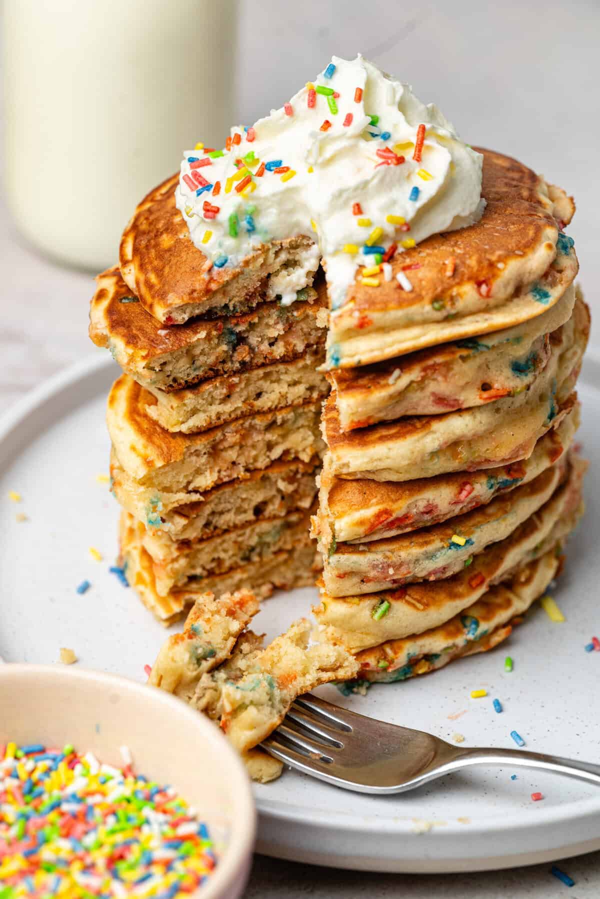 Funfetti Pancakes - foodfaithfitness
