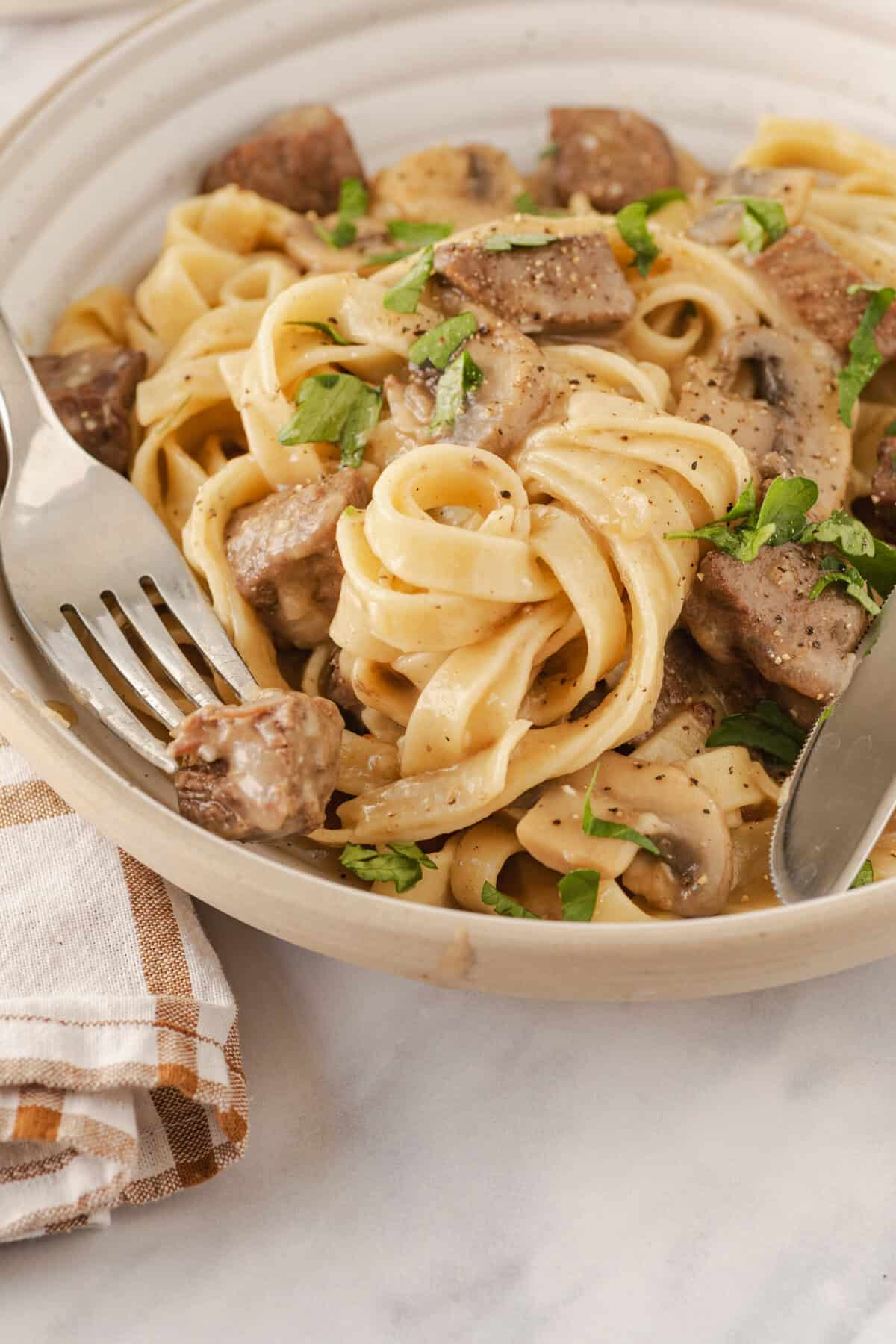 Instant Pot Beef Stroganoff - foodfaithfitness