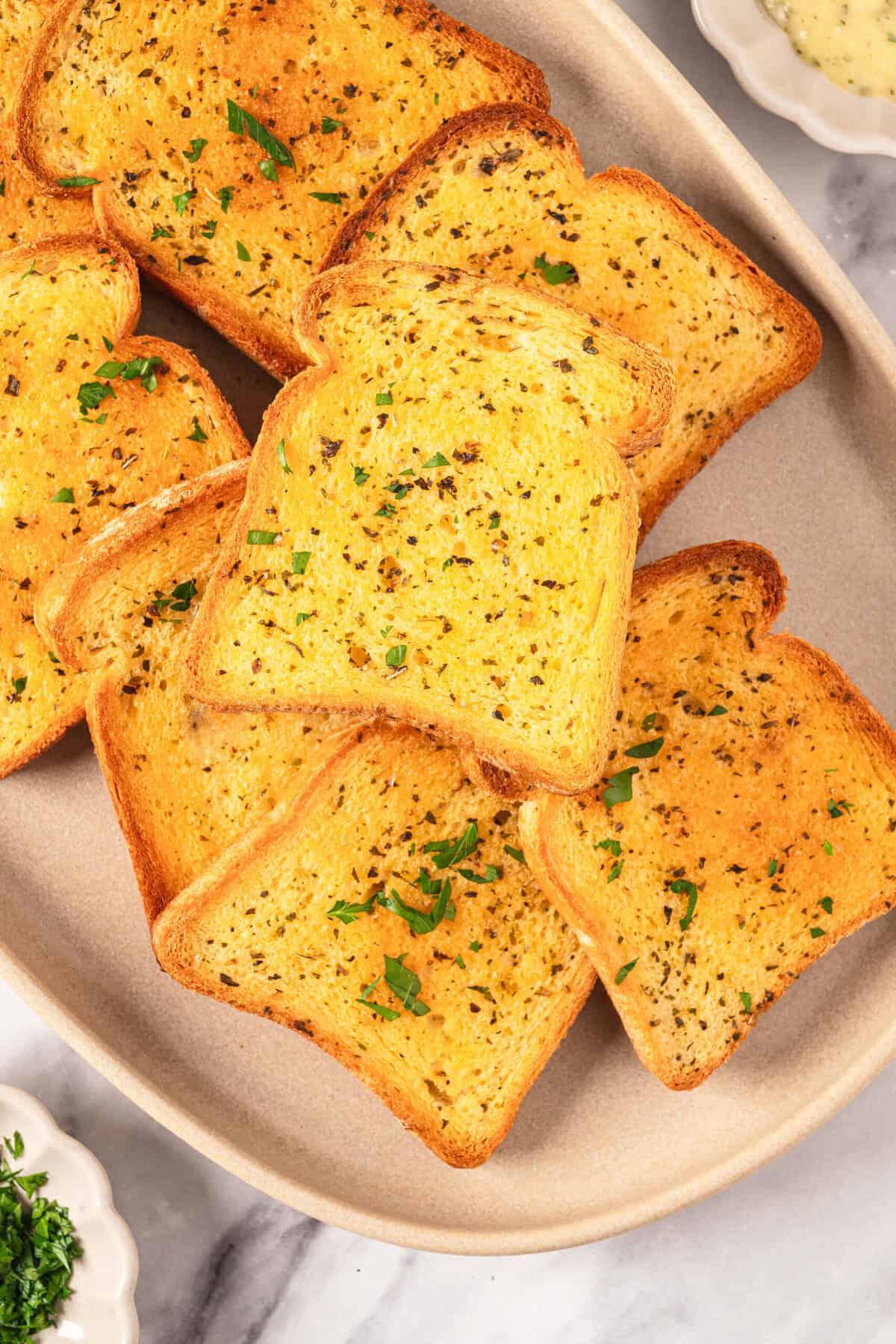 Texas Toast Garlic Bread - foodfaithfitness