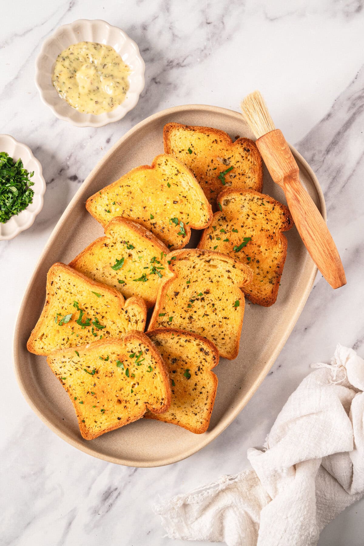 Texas Toast Garlic Bread - foodfaithfitness