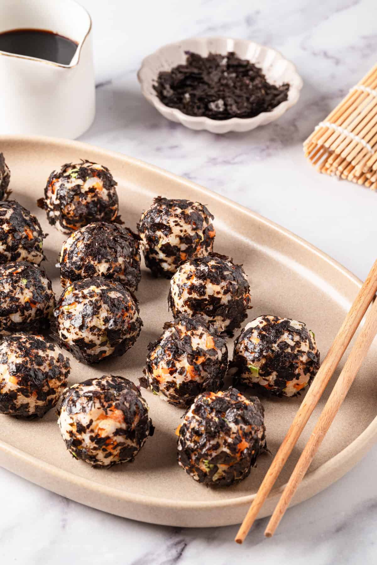 Jumeokbap (Korean Rice Balls) - foodfaithfitness