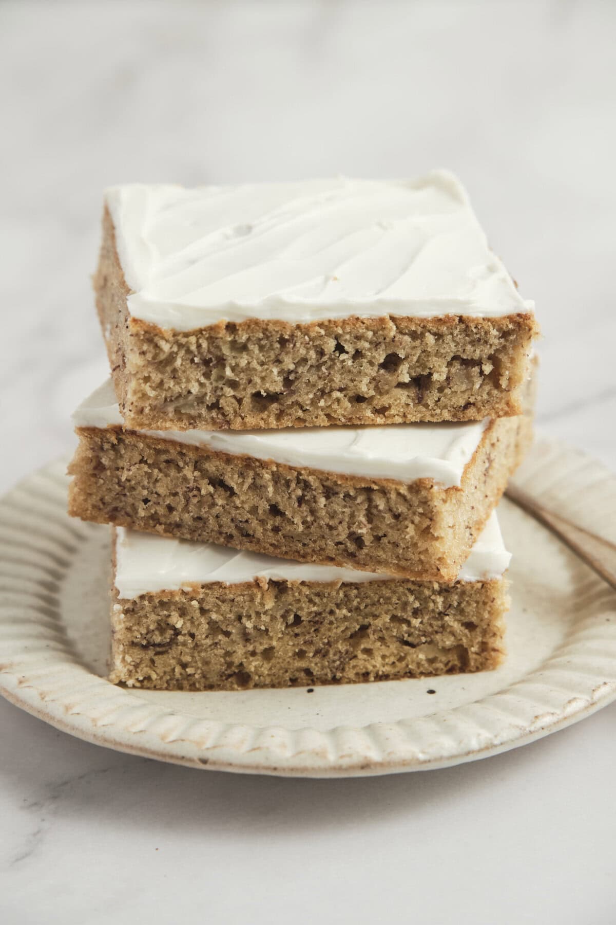 Bars with bread without cream with cream cheese, healthy gluten -free dessert, ideal for breakfast or refreshments. Easily creation, nutritious and tasty delicacy for fitness and wellness.