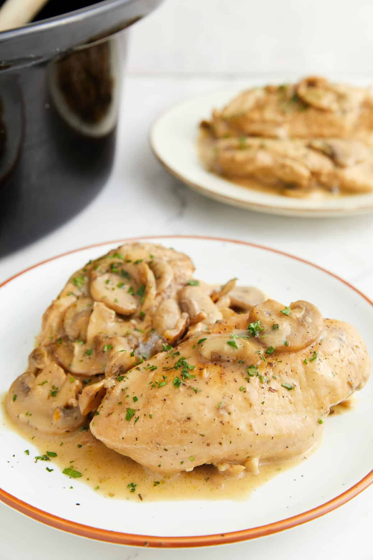 Slow Cooker Chicken Marsala - foodfaithfitness