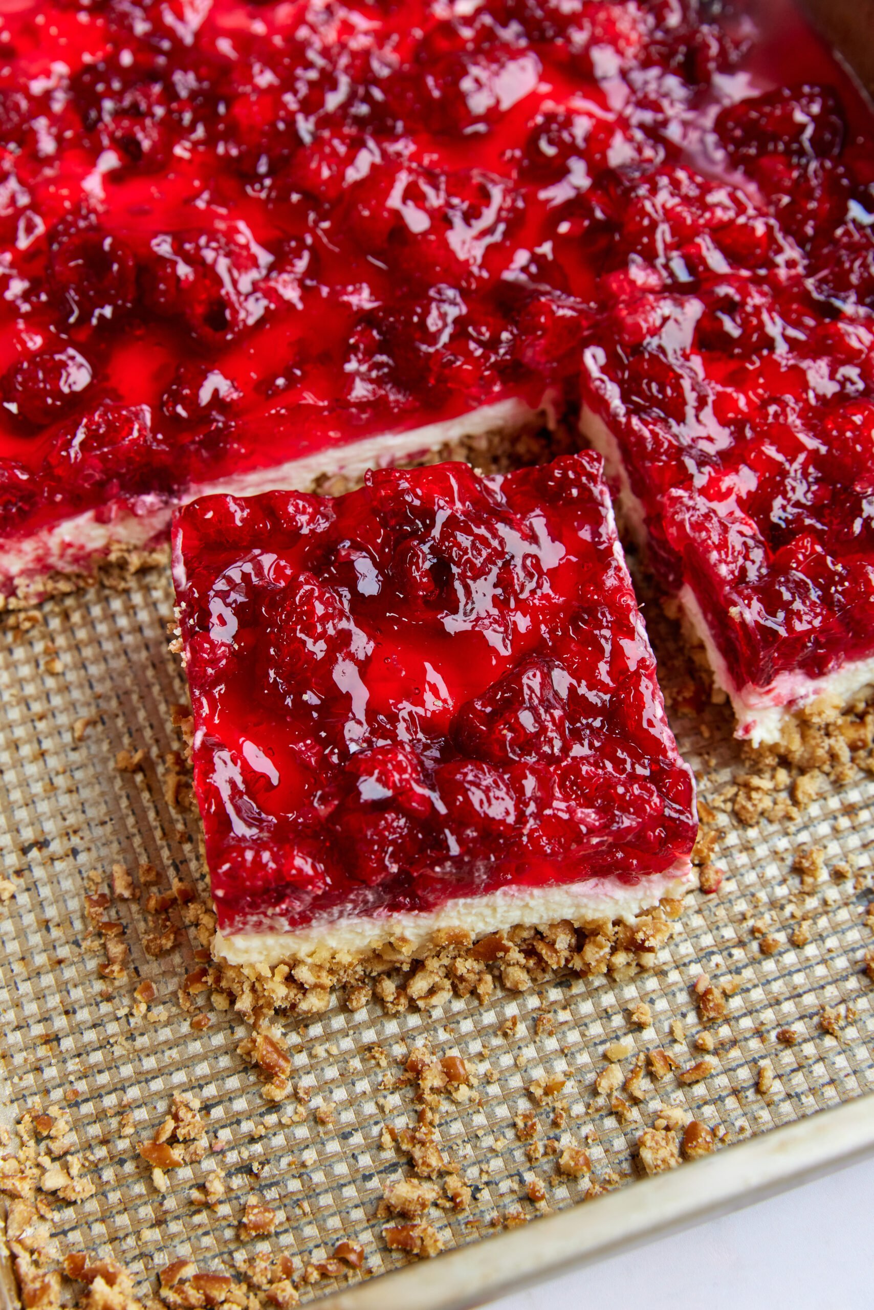 Raspberry Pretzel Salad- foodfaithfitness